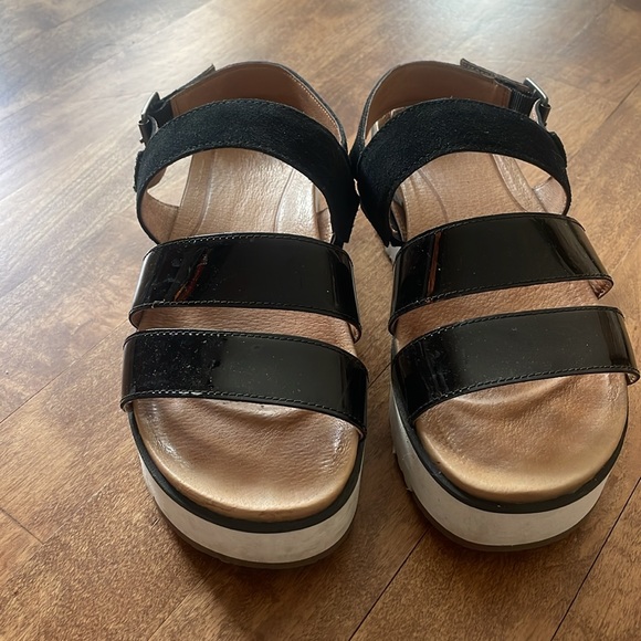 UGG Braelynn Platform Sandal Black White Size 7 - Picture 5 of 8